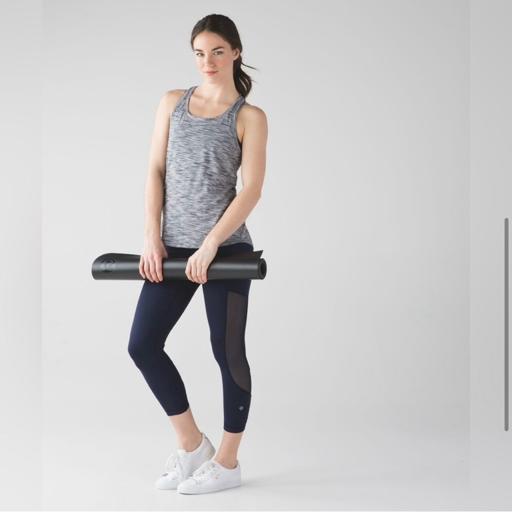 Lululemon Yogi Everyday Tank Color Space Dye White Black Size 6